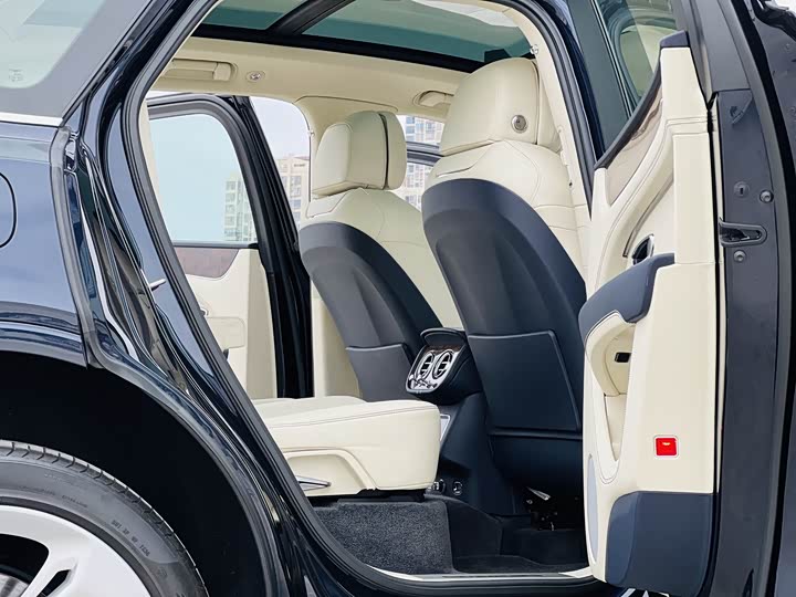 Фото 8 - Bentley Bentayga