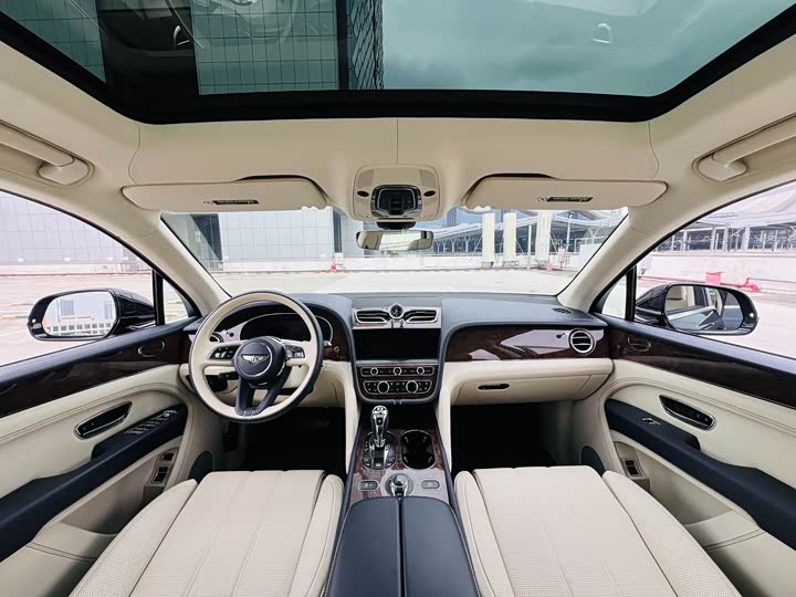Фото 9 - Bentley Bentayga