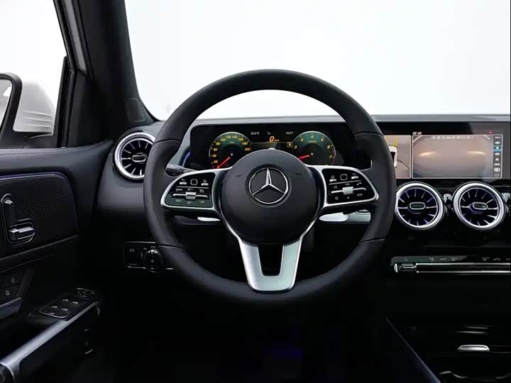 Фото 9 - Mercedes-Benz GLB-Class