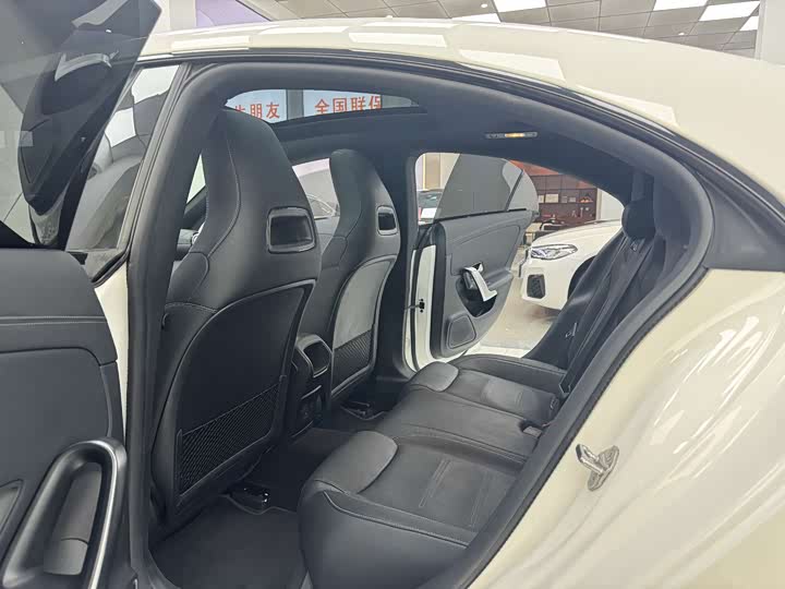 Photo 6 - Mercedes-Benz CLA-Class