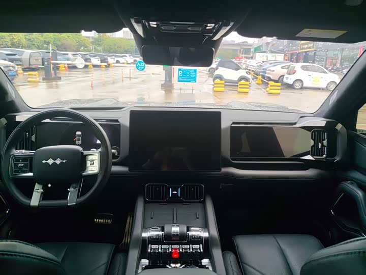 Фото 2 - BYD FangChengBao Leopard 8