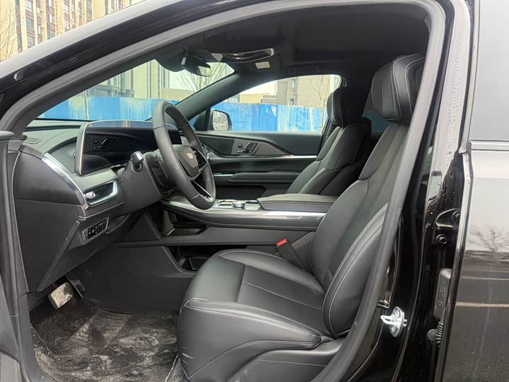 Фото 4 - Cadillac XT5