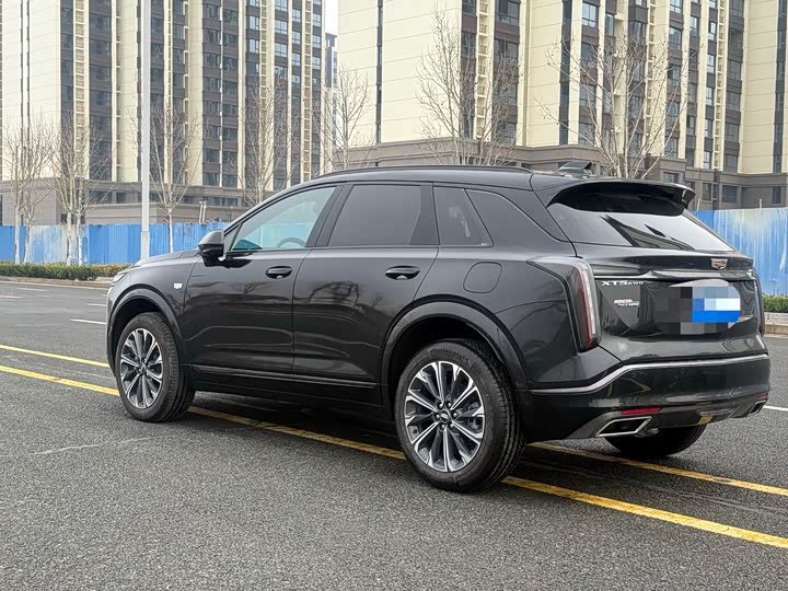 Фото 9 - Cadillac XT5