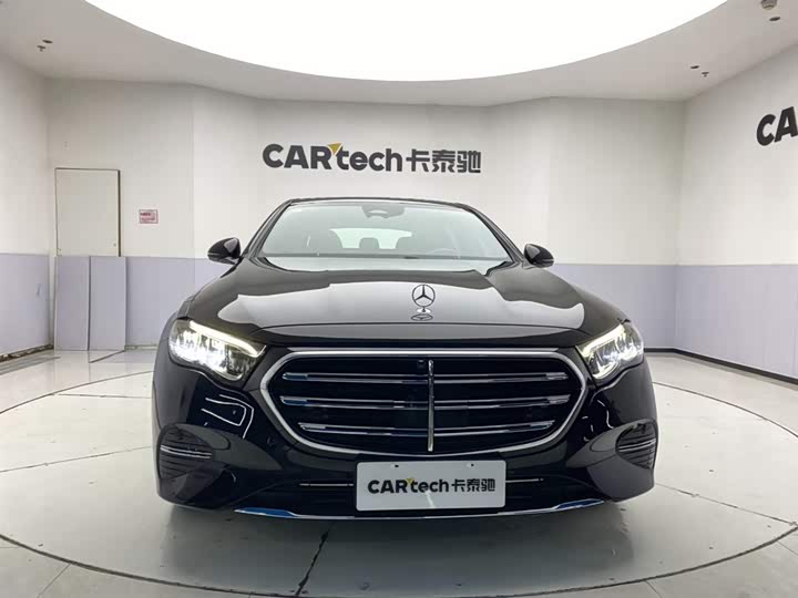 Photo 3 - Mercedes-Benz E-Class