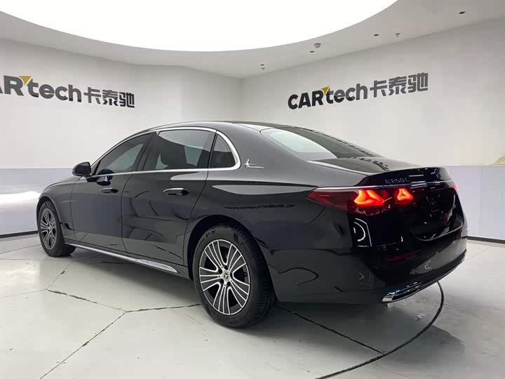 Photo 7 - Mercedes-Benz E-Class