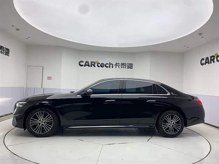 Photo 8 - Mercedes-Benz E-Class