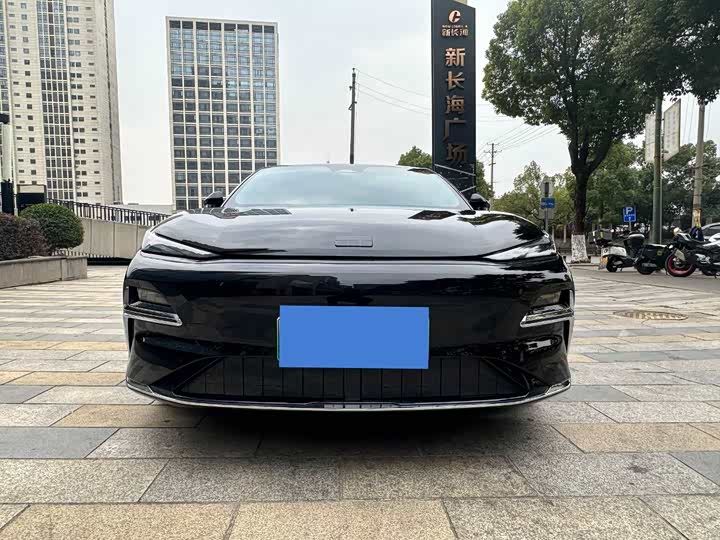 Фото 2 - Geely Galaxy Starshine 8 EM-i