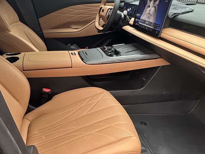 Фото 8 - Geely Galaxy Starshine 8 EM-i