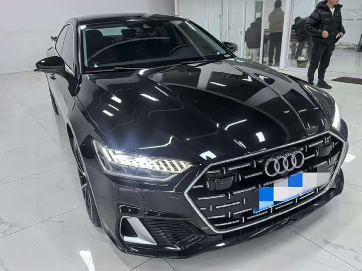 Фото 2 - Audi A7L