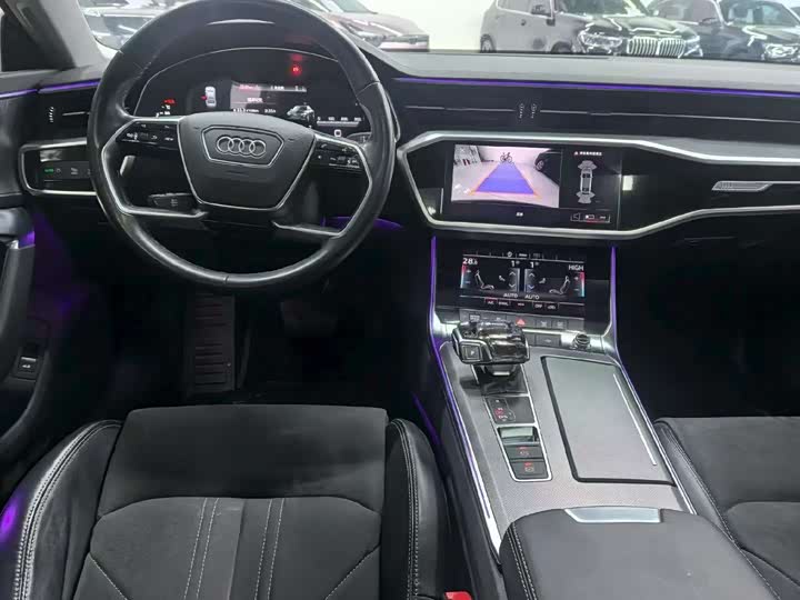 Фото 4 - Audi A7L