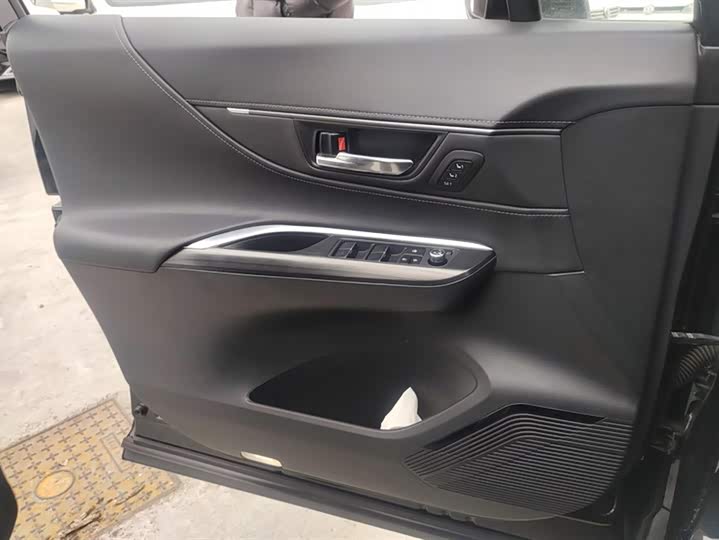 Фото 7 - Toyota Harrier