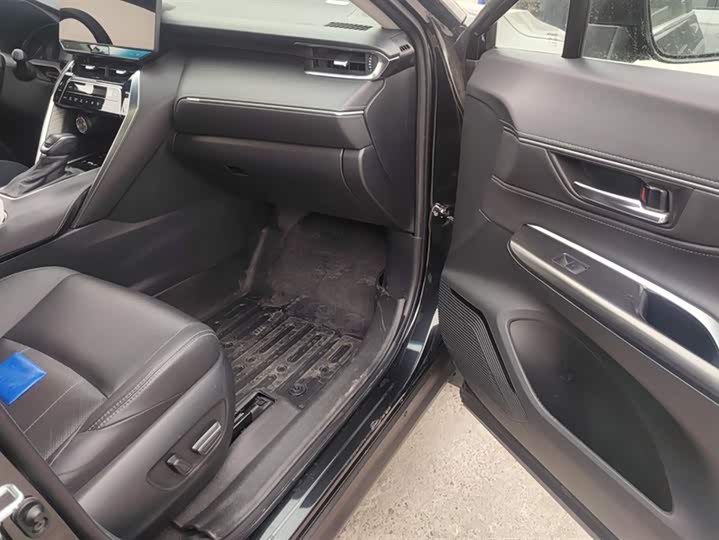 Фото 8 - Toyota Harrier