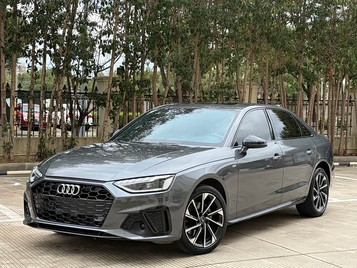 Фото 1 - Audi A4L