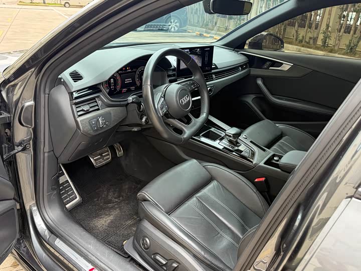 Фото 5 - Audi A4L