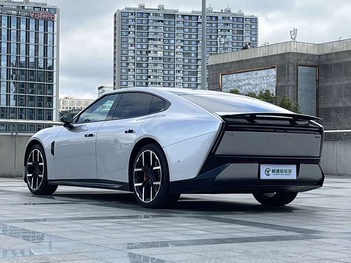 Фото 6 - XPeng P7