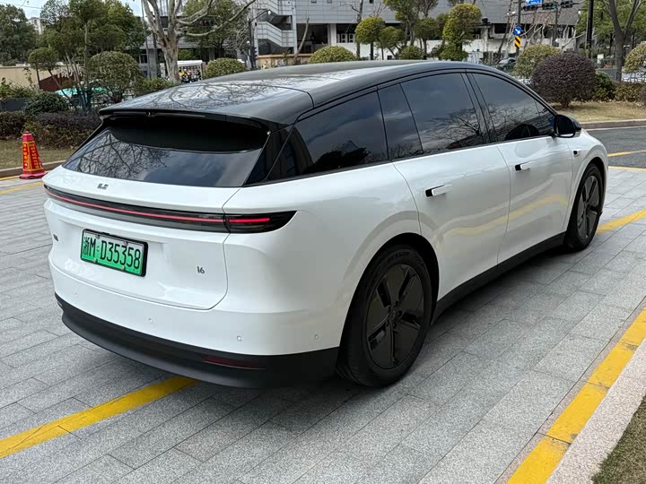 Фото 6 - LiXiang i6