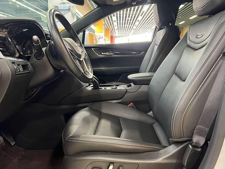 Фото 7 - Cadillac XT5