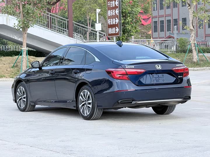 Фото 6 - Honda Inspire