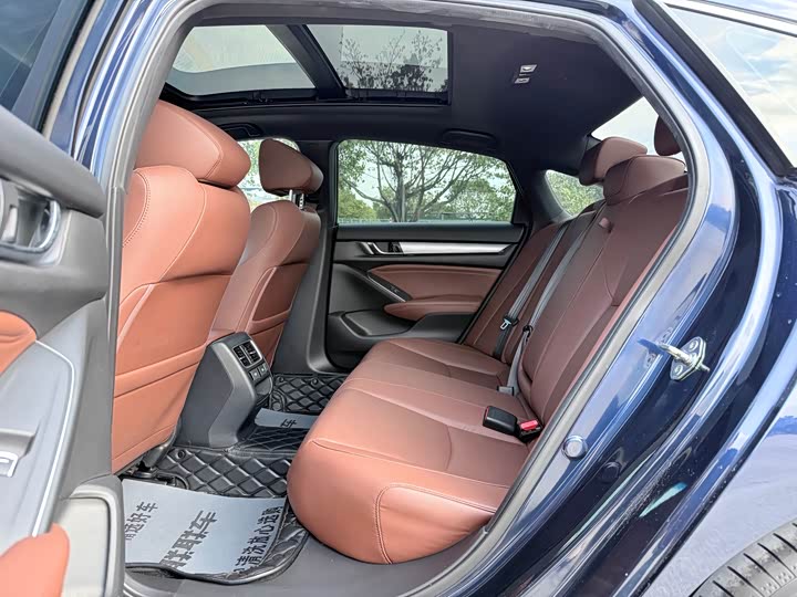 Фото 9 - Honda Inspire