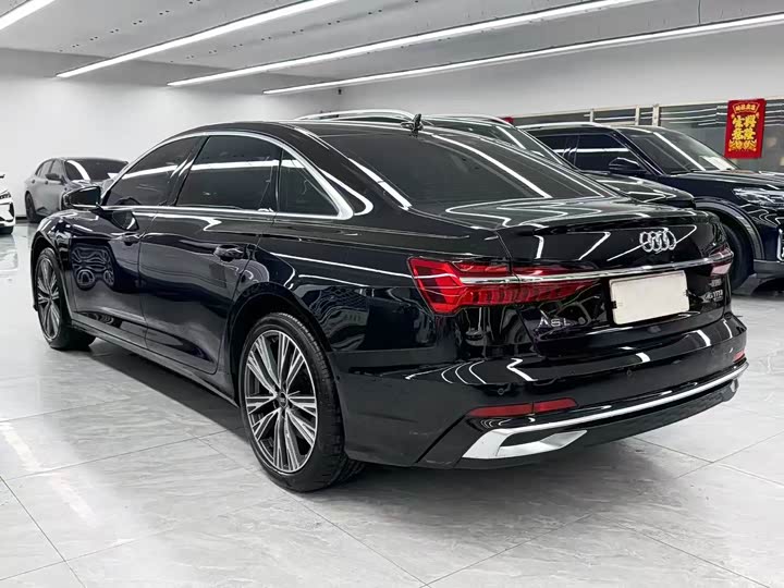 Фото 4 - Audi A6L