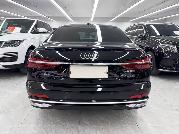 Фото 5 - Audi A6L