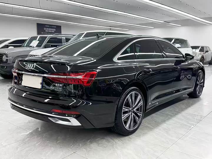 Фото 6 - Audi A6L