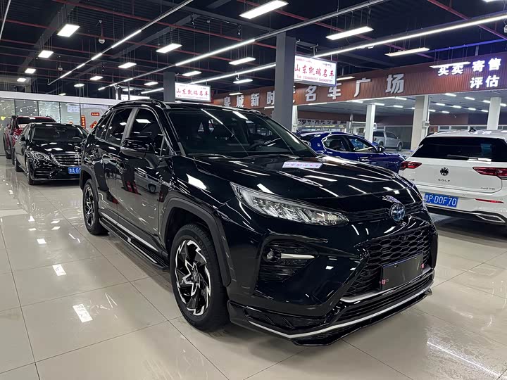 Фото 3 - Toyota Wildlander