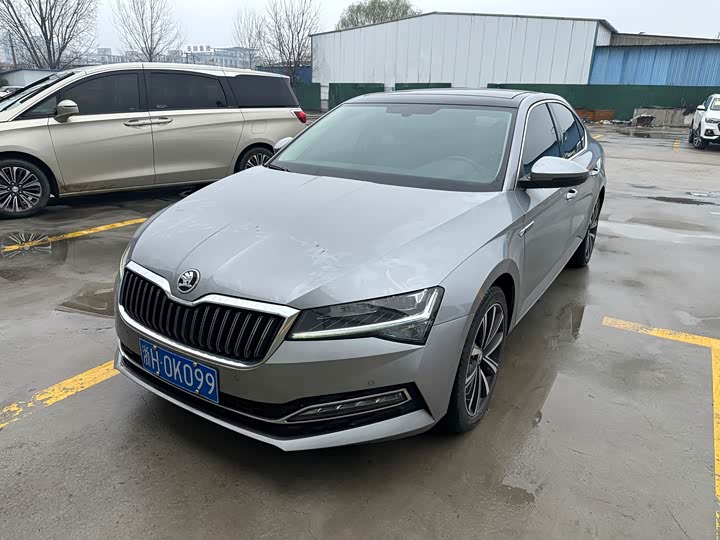 Фото 1 - Skoda Superb