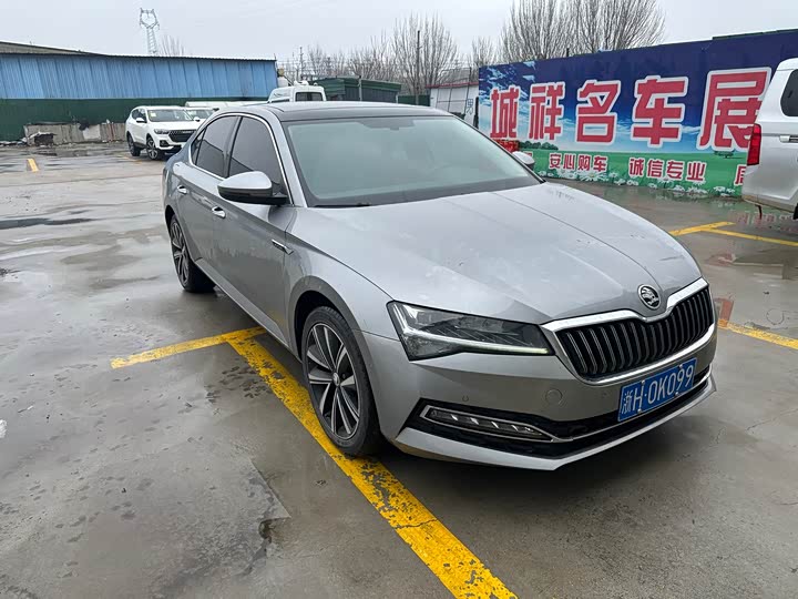 Фото 3 - Skoda Superb