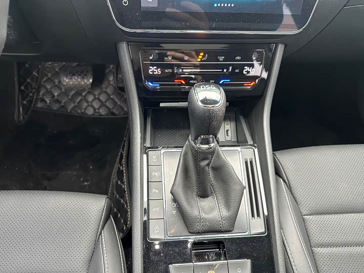 Фото 6 - Skoda Superb