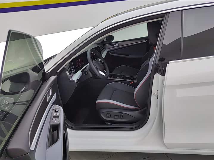 Фото 9 - Volkswagen Lamando L