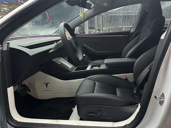Фото 2 - Tesla Model 3