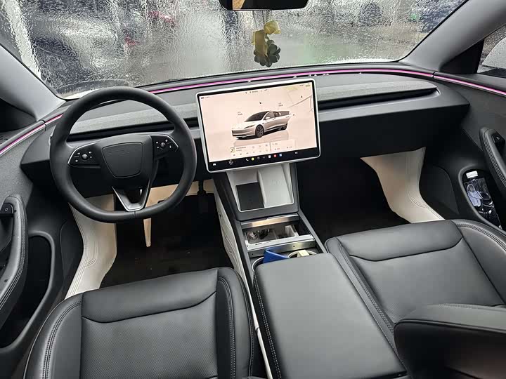 Фото 3 - Tesla Model 3