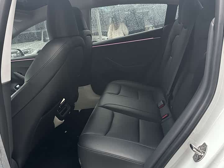 Фото 5 - Tesla Model 3