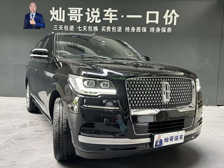 Фото 2 - Lincoln Navigator