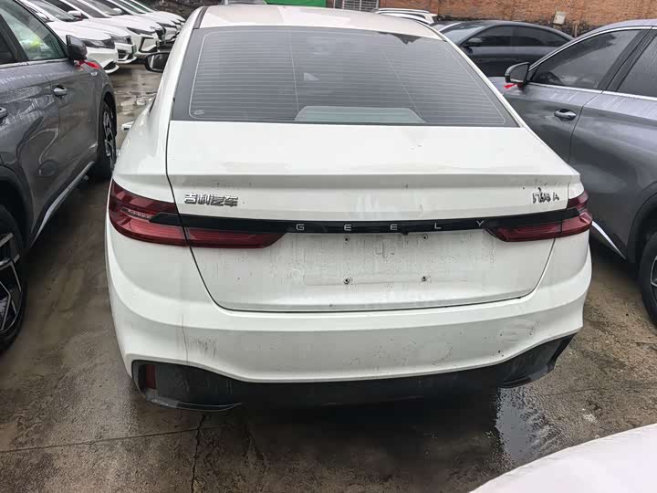 Фото 4 - Geely Geometry A