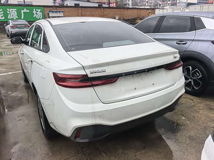 Фото 5 - Geely Geometry A