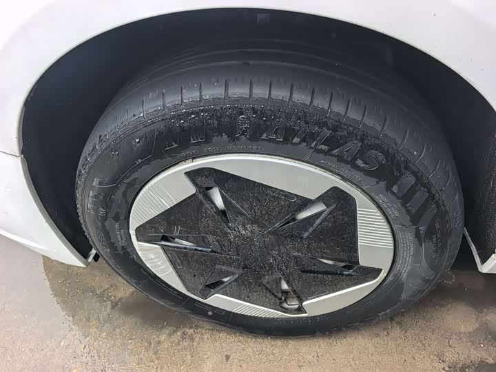 Фото 6 - Geely Geometry A