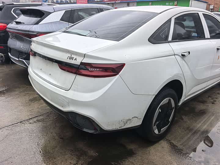 Фото 8 - Geely Geometry A