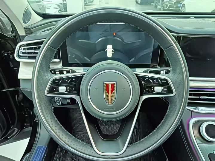 Фото 7 - Hongqi H9