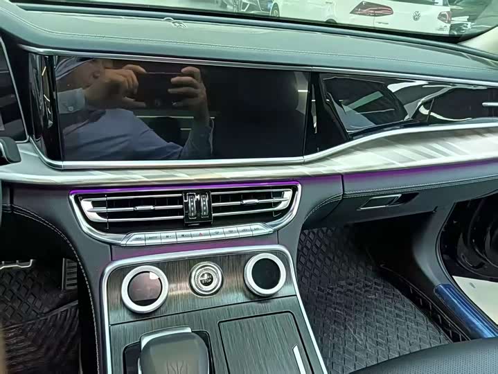 Фото 8 - Hongqi H9