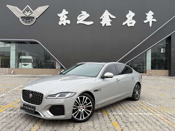 Фото 1 - Jaguar XF L