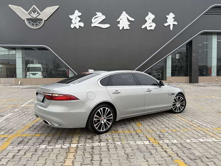 Фото 4 - Jaguar XF L