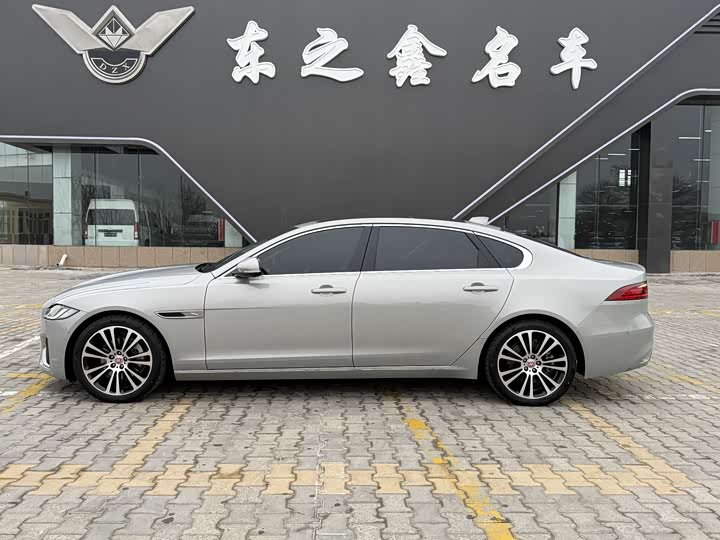 Фото 7 - Jaguar XF L