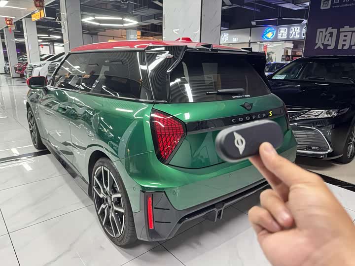 Фото 3 - Mini Cooper