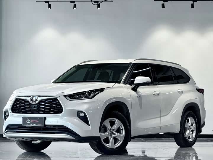 Фото 1 - Toyota Highlander