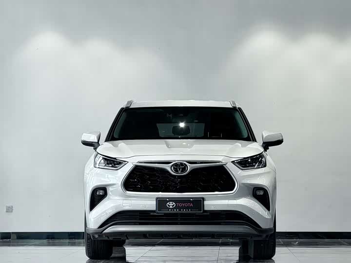 Фото 2 - Toyota Highlander