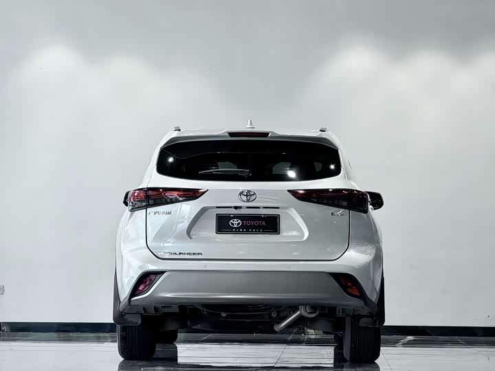 Фото 4 - Toyota Highlander