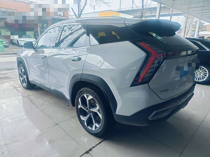 Фото 7 - Geely Atlas L