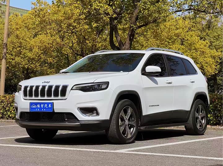 Photo 1 - Jeep Cherokee